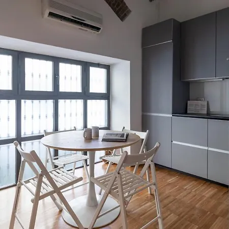 Italianway - Frisi 8 * Milan