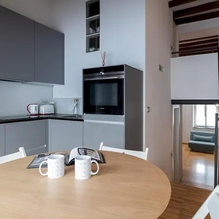 Italianway - Frisi 8 * Milan